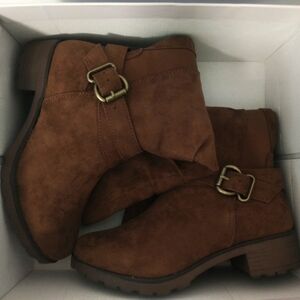 New Brown Knee Boots / Size 6